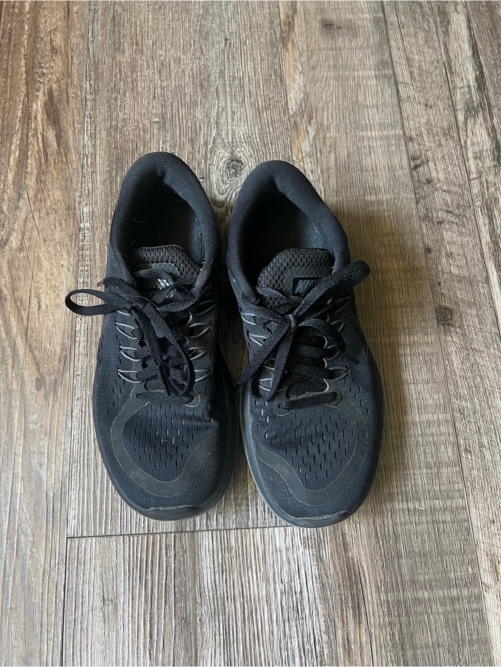 Nike Women's Black Athletic Running Sneakers